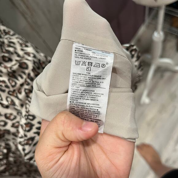 Banana Republic Leopard Animal Print Flutter Sleeve Sheath Dress Womens Size 6 - Picture 6 of 9